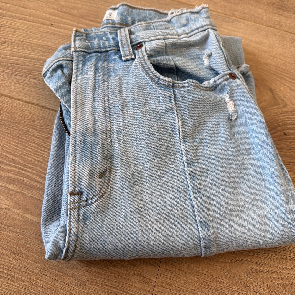 Abercrombie split hem 90s Jean